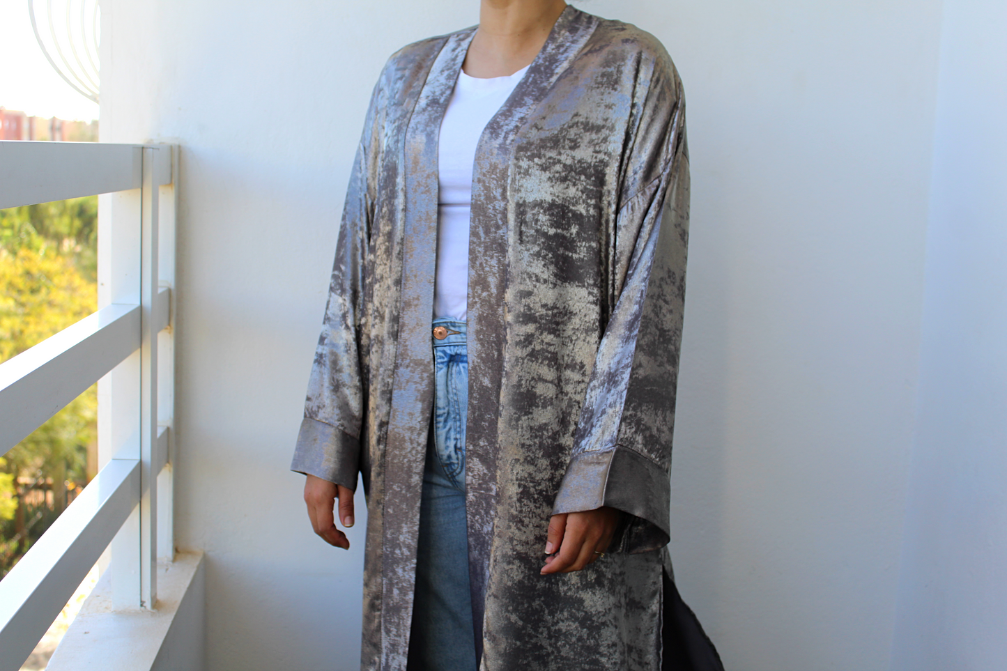 Kimono Abaya fluide en gris lumineux